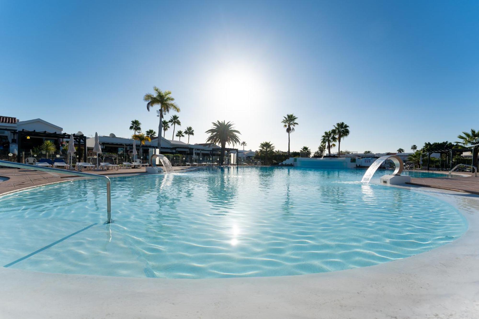 Luxury Poolside Holiday Home 마스팔로마스 외부 사진