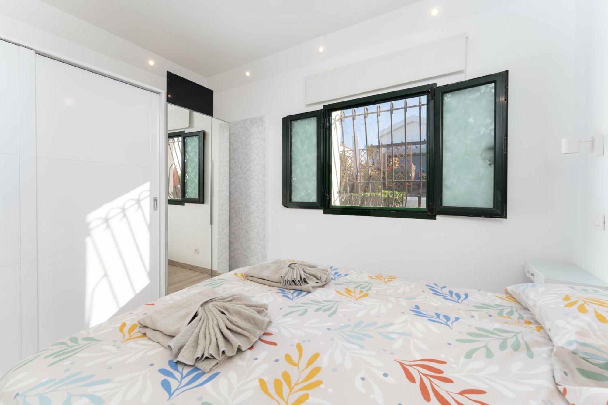 Luxury Poolside Holiday Home 마스팔로마스 외부 사진